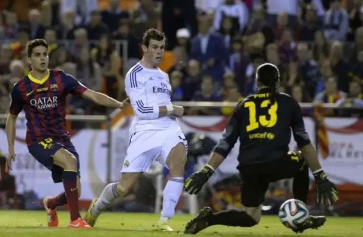 惯用左脚踢球的人比较强?