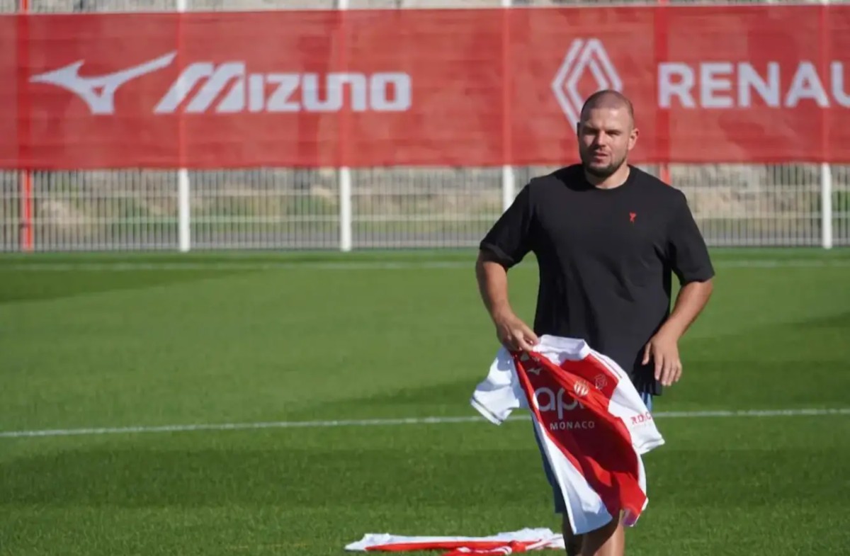 世界上收藏同一俱乐部球衣最多的球迷